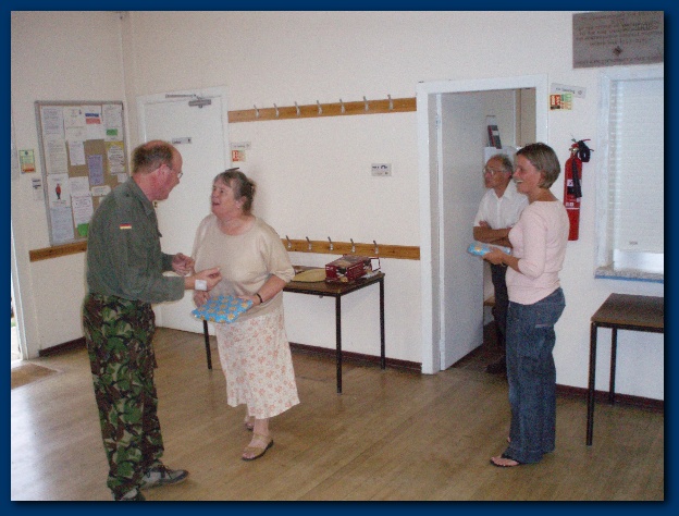 600x449 pixels (122K)